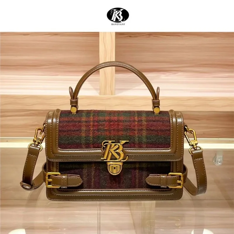 Luxury Brand 2024 Autumn/Winter New British Plaid Woolen Senior Designer Handheld Bag Women's One Shoulder Crossbody Ba
Luxury Brand 2024 Autumn/Winter New British Plaid Woolen Senior Designer Handheld Bag Women's One Shoulder Crossbody Ba