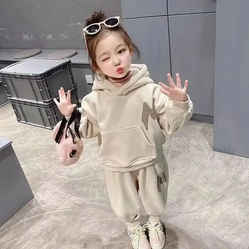2023 Long Sleeve Sweatshirt Suit Hooded Thickened Men and Women Baby Two-Piece Suit
2023 Long Sleeve Sweatshirt Suit Hooded Thickened Men and Women Baby Two-Piece Suit