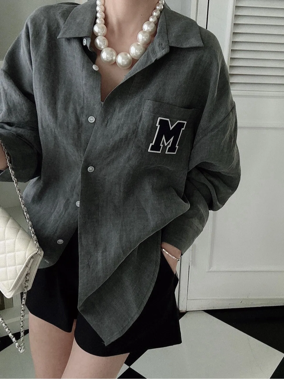 Loose Korean Style Letter Patchwork Shirt Elegant Versatile Women's Fashion Spring Autumn Winter Casual Inner Wear
Loose Korean Style Letter Patchwork Shirt Elegant Versatile Women's Fashion Spring Autumn Winter Casual Inner Wear