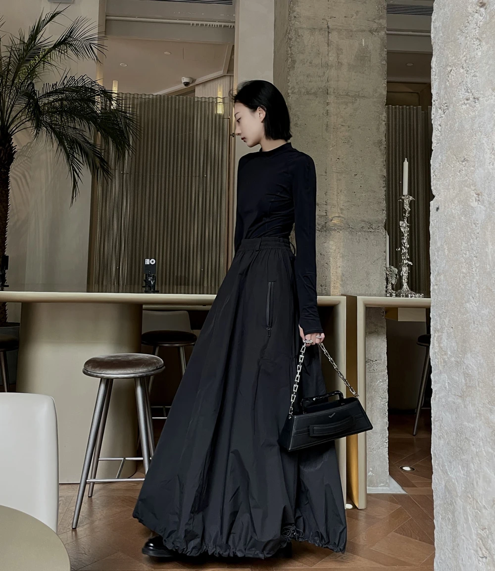 Женская юбка макси с высокой талией, облегающая, удлиненная, черная, стройнящая, скрывающая недостатки фигуры, весенне-осенняя, дизайнерская новинка
Женская юбка макси с высокой талией, облегающая, удлиненная, черная, стройнящая, скрывающая недостатки фигуры, весенне-осенняя, дизайнерская новинка