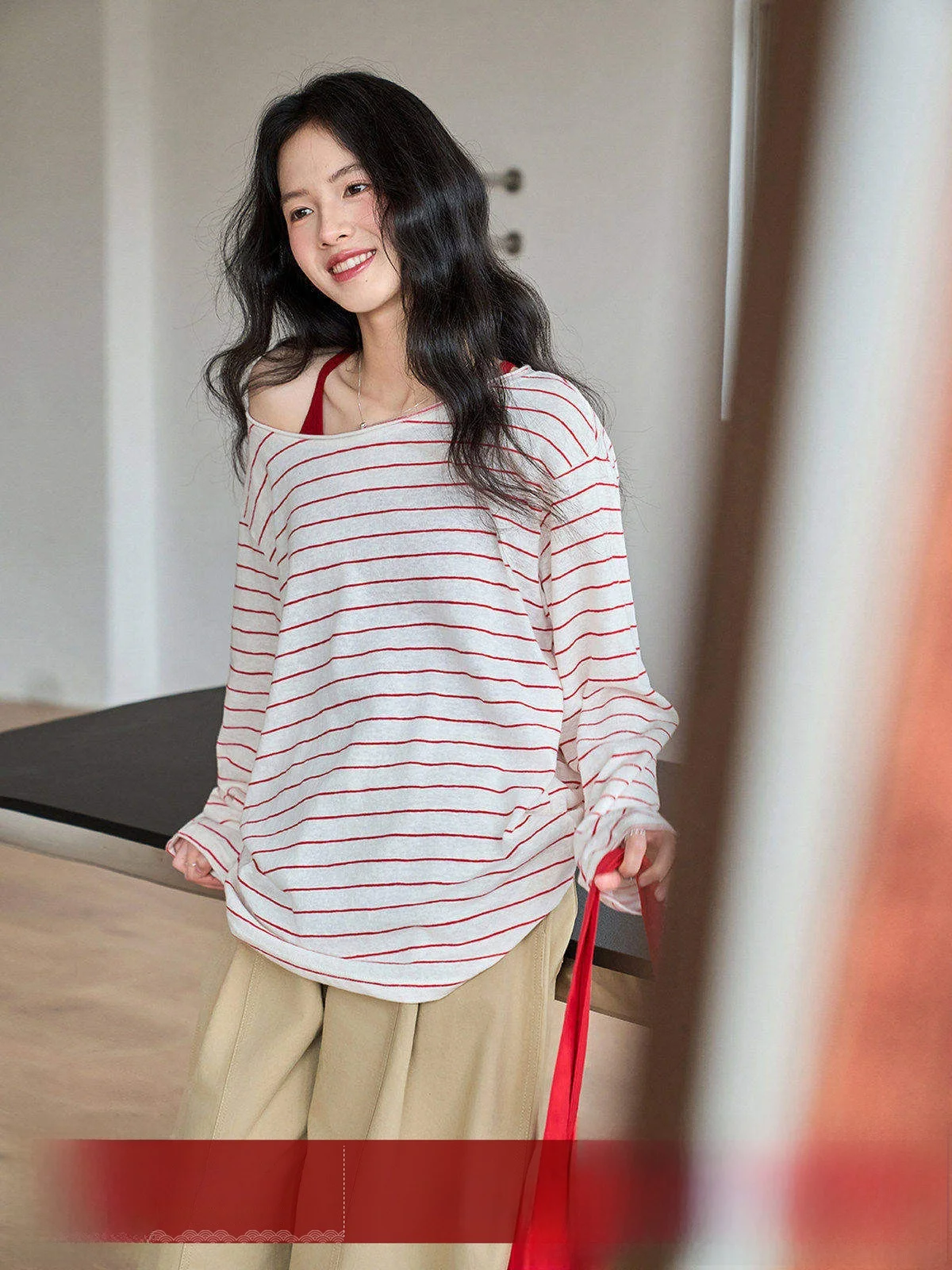 MoZa Summer New Lazy Style Long Sleeve Striped Thin Shoulder T-Shirt Women's Commute Korean Version Sunshade Cover up Top
MoZa Summer New Lazy Style Long Sleeve Striped Thin Shoulder T-Shirt Women's Commute Korean Version Sunshade Cover up Top