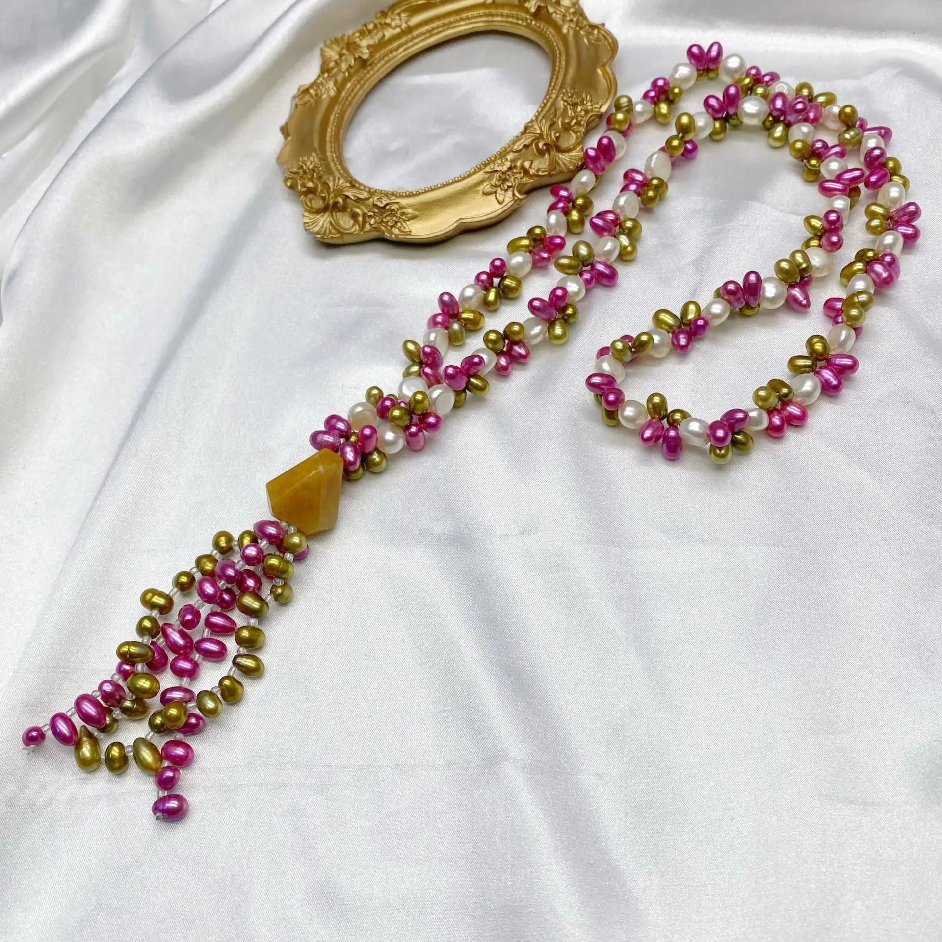 Multi-layer Colorful Freshwater Pearl Sweater Chain Long Necklace Personalized Fashion Pearl Necklace
Multi-layer Colorful Freshwater Pearl Sweater Chain Long Necklace Personalized Fashion Pearl Necklace