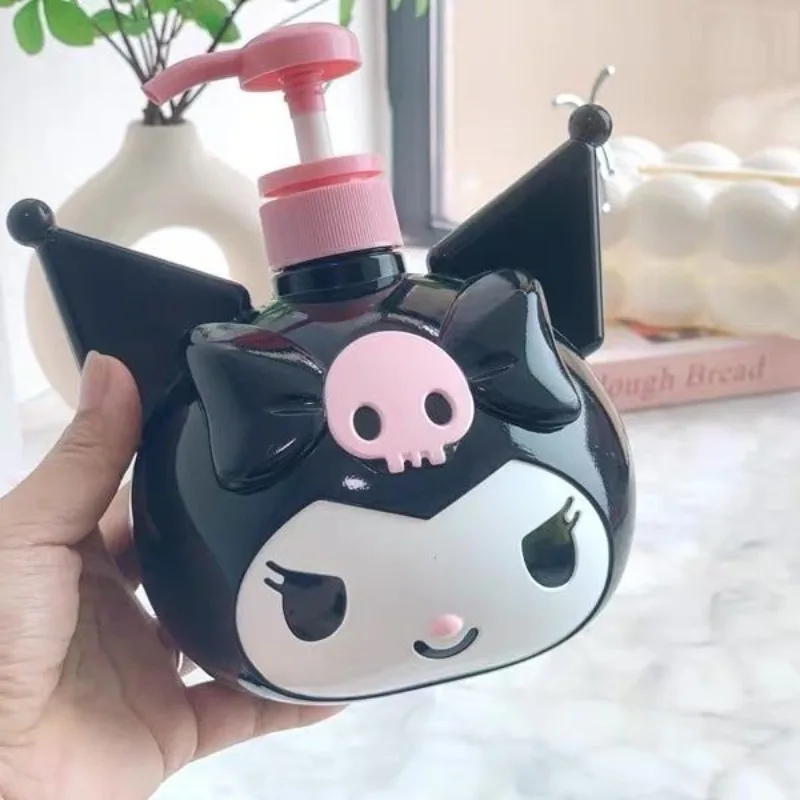 Новинка 2026: Флакон для лосьона в форме Куроми (аниме, Sanrio) с дозатором-помпой для геля для душа и шампуня, милый, кавайный, очаровательный, в стиле Мелоди
Новинка 2026: Флакон для лосьона в форме Куроми (аниме, Sanrio) с дозатором-помпой для геля для душа и шампуня, милый, кавайный, очаровательный, в стиле Мелоди