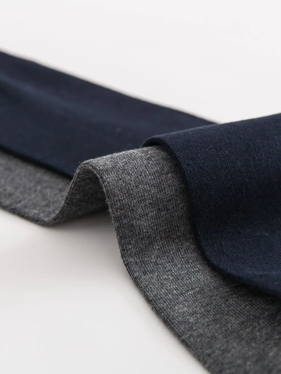 5 Pairs Men Solid Black Grey Crew Socks
5 Pairs Men Solid Black Grey Crew Socks