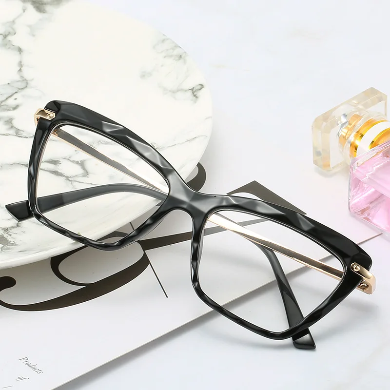 European and American Fashionable Cat-Eye Faceted Glasses Frames, Personalized and Versatile Women's Decorative Anti-Blue Light Glasses
European and American Fashionable Cat-Eye Faceted Glasses Frames, Personalized and Versatile Women's Decorative Anti-Blue Light Glasses