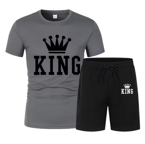Хлопковый комплект King с короткими рукавами + шортами, мужской костюм, летняя футболка, костюм для спорта и отдыха, трендовый принт
Хлопковый комплект King с короткими рукавами + шортами, мужской костюм, летняя футболка, костюм для спорта и отдыха, трендовый принт