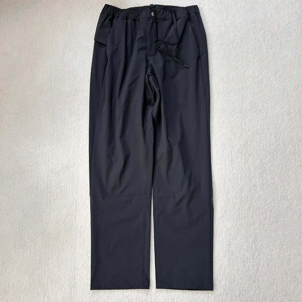 Outdoor functional lightweight elastic quick-drying waterproof breathable casual pants, GwIn 25ss model
Outdoor functional lightweight elastic quick-drying waterproof breathable casual pants, GwIn 25ss model