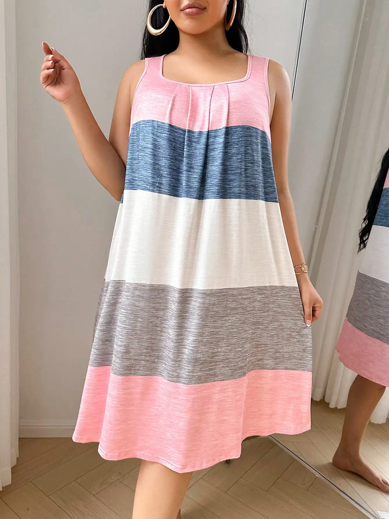 Women's Plus Size Striped Sleeveless Nightgown with Square Neck, Soft Knitted Fabric for Summer Sleep & Lounge
Women's Plus Size Striped Sleeveless Nightgown with Square Neck, Soft Knitted Fabric for Summer Sleep & Lounge