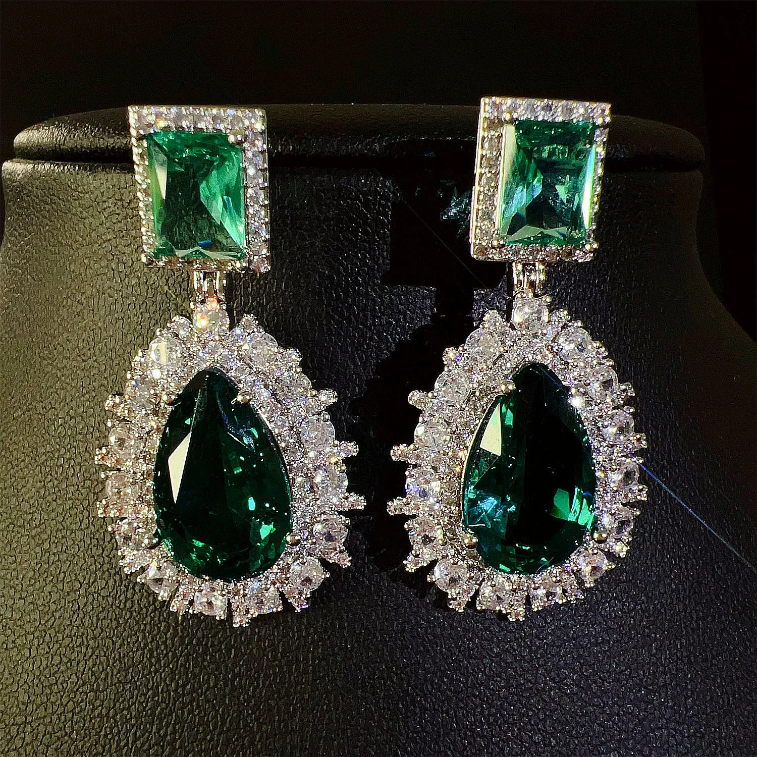 vintage sparkly earrings pink green red zirconia luxury jewelry women wedding dinner party water drop pendant earrings elegant
vintage sparkly earrings pink green red zirconia luxury jewelry women wedding dinner party water drop pendant earrings elegant
