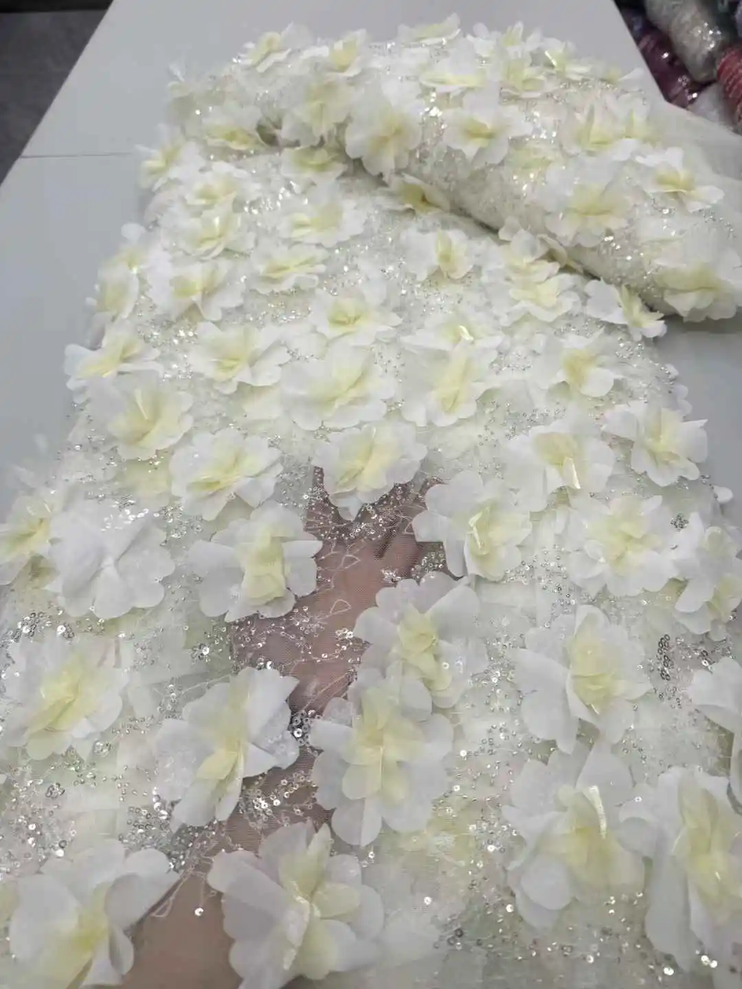 Luxury Nigerian 3D Lace Fabric African Lace Fabric Embroidery French Mesh Sequins Lace Fabric Nigerian Tulle Lace For Party
Luxury Nigerian 3D Lace Fabric African Lace Fabric Embroidery French Mesh Sequins Lace Fabric Nigerian Tulle Lace For Party
