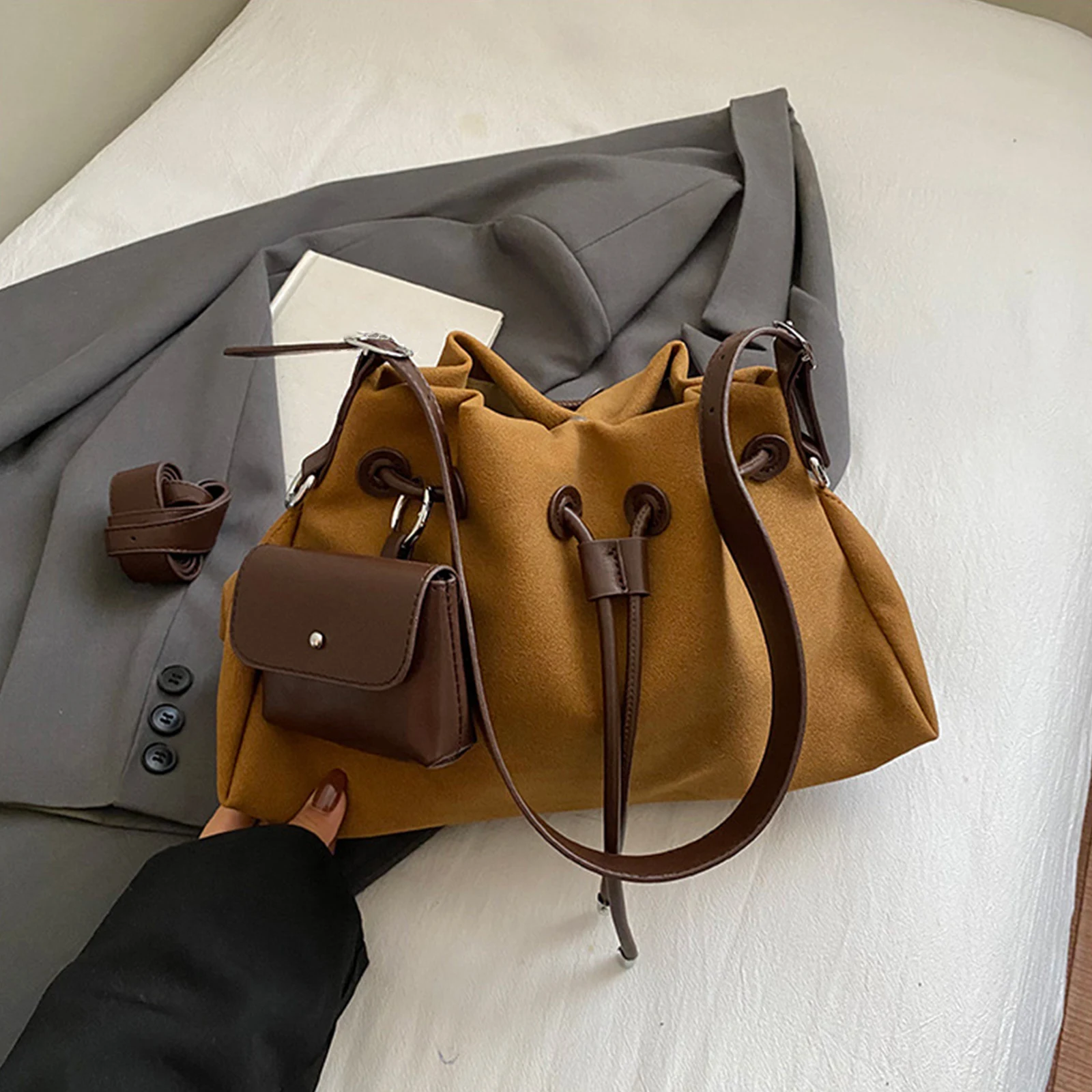 Women Girls PU Leather Solid Color Shoulder Bag Adjustable Strap Fashion Shoulder Handbag for Work Daily Use
Women Girls PU Leather Solid Color Shoulder Bag Adjustable Strap Fashion Shoulder Handbag for Work Daily Use