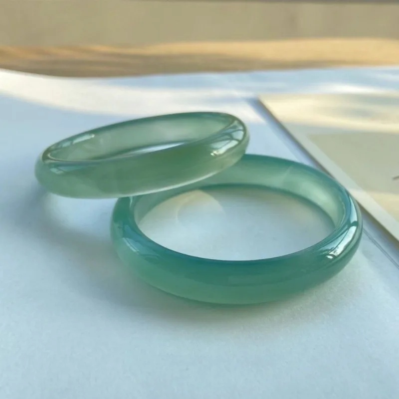 Natural Agate Bracelet, High Ice and Oil Permeable Cyan Chalcedony Jade Bracelet
Natural Agate Bracelet, High Ice and Oil Permeable Cyan Chalcedony Jade Bracelet