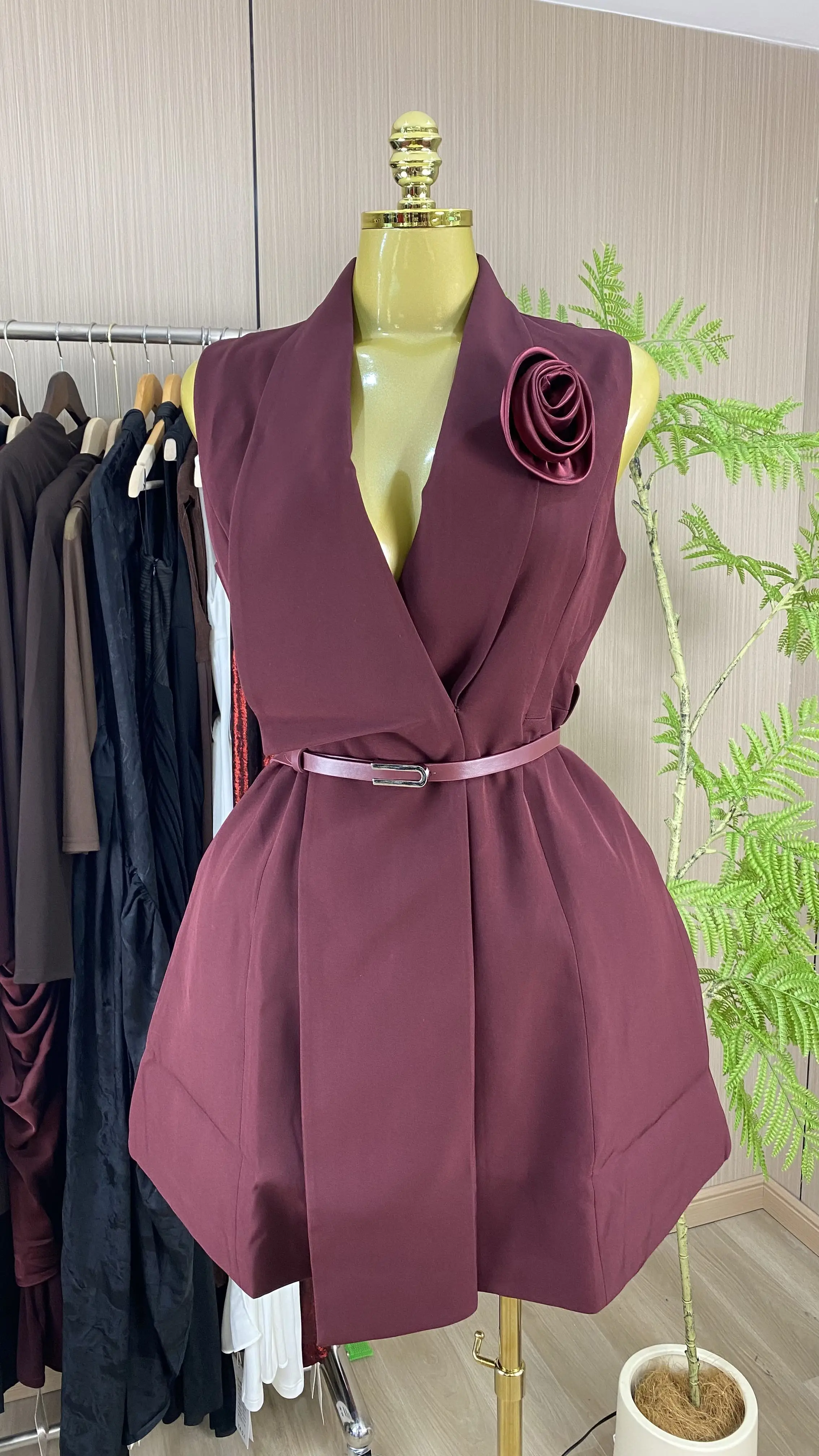 High-end retro summer dress with three-dimensional floral crossover V-neck sleeveless A-line dress-GZXX833
High-end retro summer dress with three-dimensional floral crossover V-neck sleeveless A-line dress-GZXX833