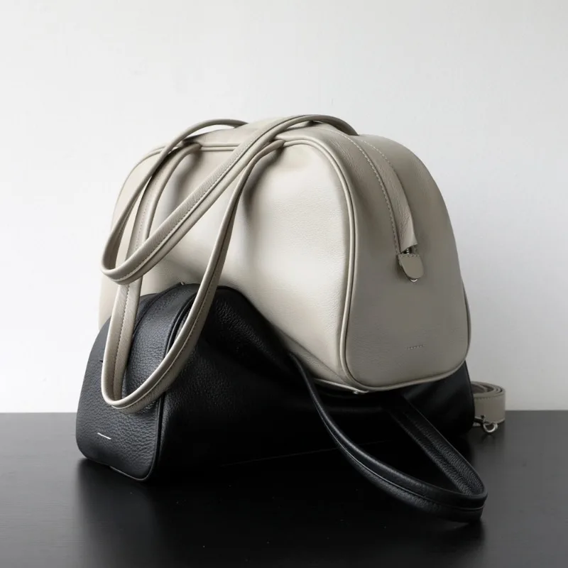 VOLVAETEC Light Luxury Retro Casual Underarm First Layer Calfskin Bowling Women Large-capacity Portable Shoulder Messenger Bag
VOLVAETEC Light Luxury Retro Casual Underarm First Layer Calfskin Bowling Women Large-capacity Portable Shoulder Messenger Bag