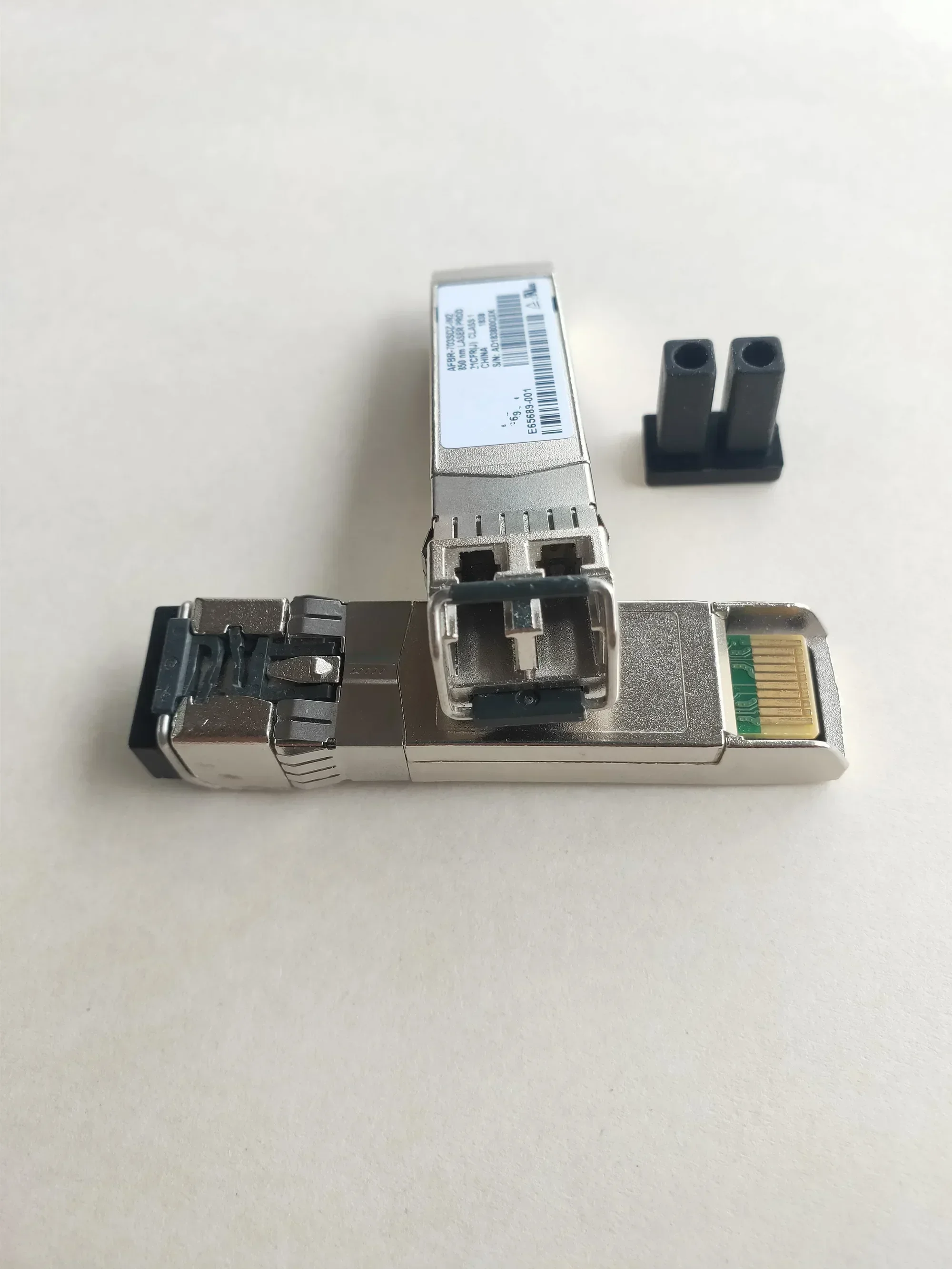 Original AFBR-703SDZ-IN2 10g Fiber Optical Module E65689-001 10g SR X520 X710 82599 Optical Network SFP 10gb Sfp 10G Transceiver
Original AFBR-703SDZ-IN2 10g Fiber Optical Module E65689-001 10g SR X520 X710 82599 Optical Network SFP 10gb Sfp 10G Transceiver