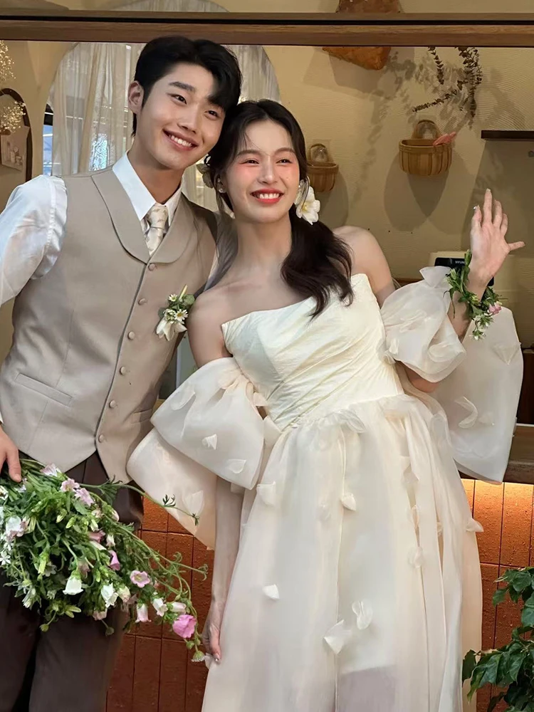 Роскошное свадебное платье Ele One-shoulder Forest System для помолвки, длинная юбка из мягкого атласа, на молнии
Роскошное свадебное платье Ele One-shoulder Forest System для помолвки, длинная юбка из мягкого атласа, на молнии