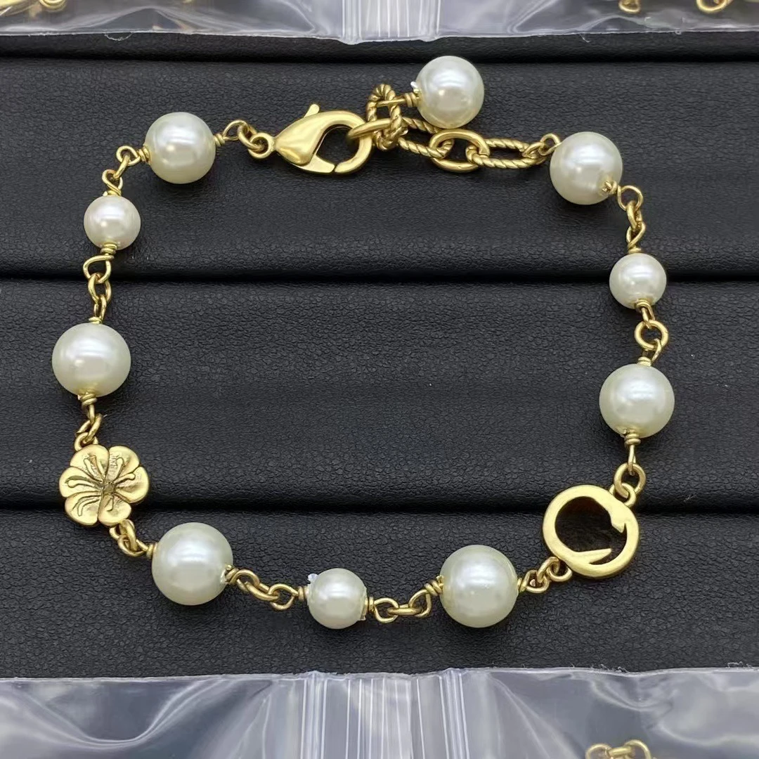 Classic Temperament Versatile Double Letter Trend Niche New Series Bracelet 2025
Classic Temperament Versatile Double Letter Trend Niche New Series Bracelet 2025