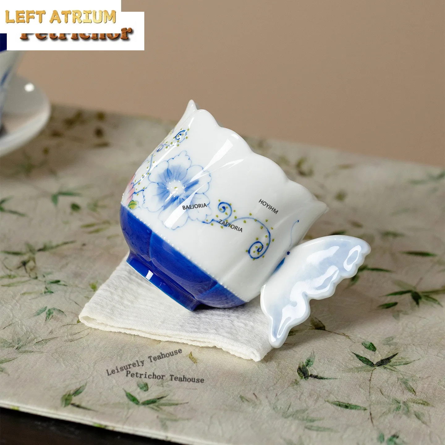110ml Hand-painted Blue Floral Teacup Aesthetic Tea Bowl Jug Tea-tasting Personal Cup Jianzhan Master Cups Cafes Decoration
110ml Hand-painted Blue Floral Teacup Aesthetic Tea Bowl Jug Tea-tasting Personal Cup Jianzhan Master Cups Cafes Decoration