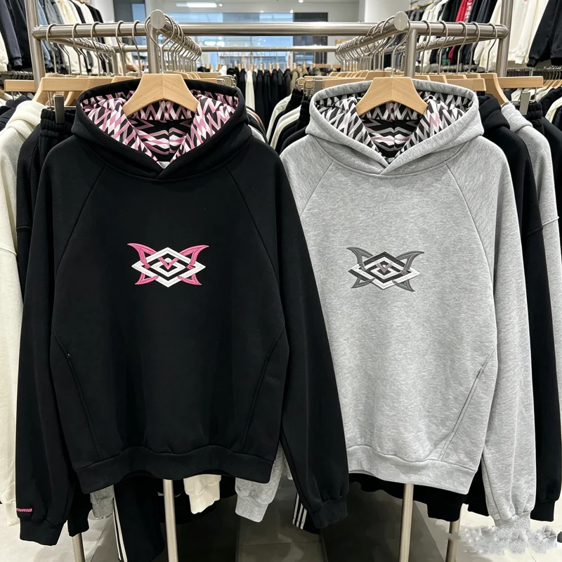 Double Layer Fabric MERTRA Hoodie Chest Color Cross Embroidery Label Men Women Black Gray Loose High Quality Fabric Pullovers
Double Layer Fabric MERTRA Hoodie Chest Color Cross Embroidery Label Men Women Black Gray Loose High Quality Fabric Pullovers