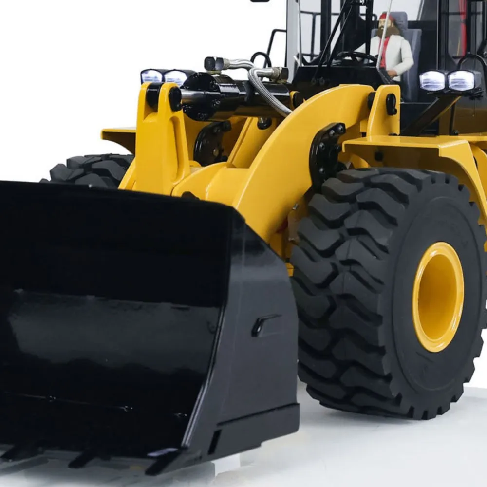 1/14 Hydraulic RC Loader XDRC 470 Metal Radio Control Construction Vehicle Smoke Sounds Light System Assembled RC Toys Model
1/14 Hydraulic RC Loader XDRC 470 Metal Radio Control Construction Vehicle Smoke Sounds Light System Assembled RC Toys Model