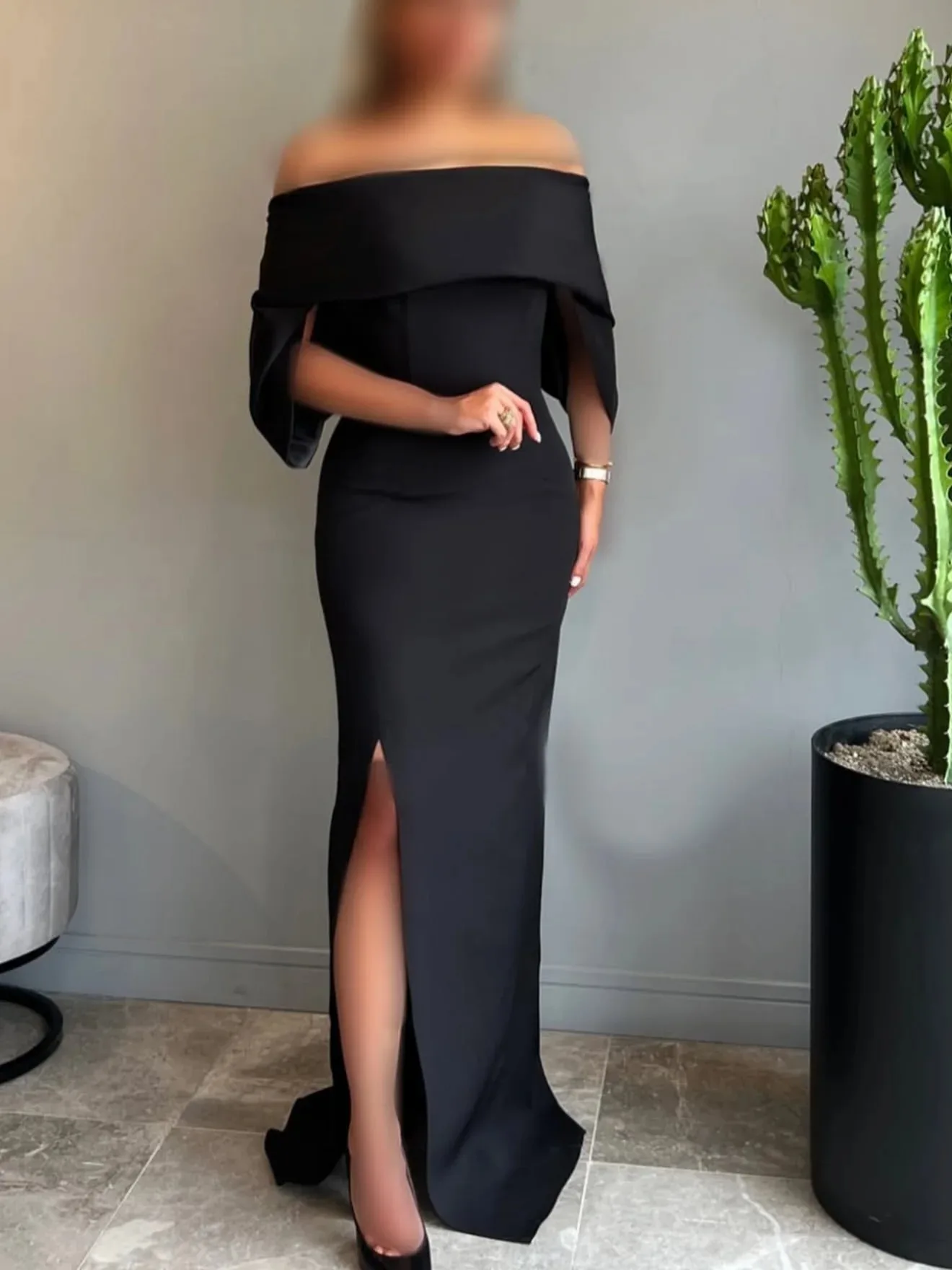 Indie Customized Elegant Arabian Evening Dress Black Slit Prom Gown Off the Shoulder Dubai Women Wedding Formal Party Dresses
Indie Customized Elegant Arabian Evening Dress Black Slit Prom Gown Off the Shoulder Dubai Women Wedding Formal Party Dresses