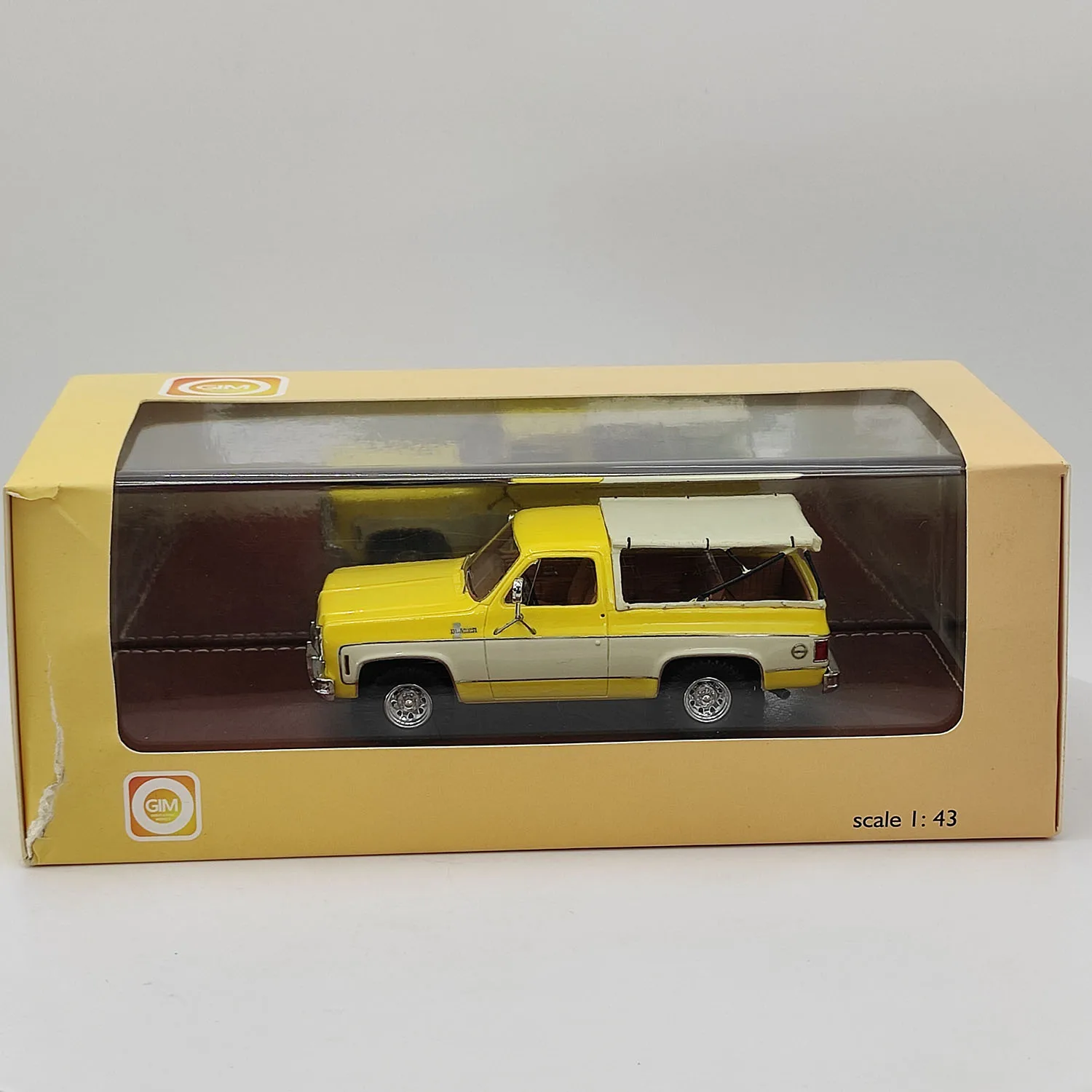 GIM 1/43 Chevrolet Blazer K5 Open-top Resin Car Model
GIM 1/43 Chevrolet Blazer K5 Open-top Resin Car Model