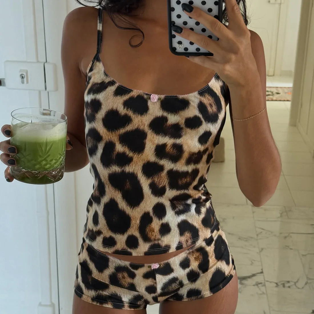 Gtpdpllt Sexy Leopard Printed Shorts Sets Slim-Fitting 2 Piece Sets Slash Neck Sleeveless Camis Tops Low-Waisted Shorts Women
Gtpdpllt Sexy Leopard Printed Shorts Sets Slim-Fitting 2 Piece Sets Slash Neck Sleeveless Camis Tops Low-Waisted Shorts Women