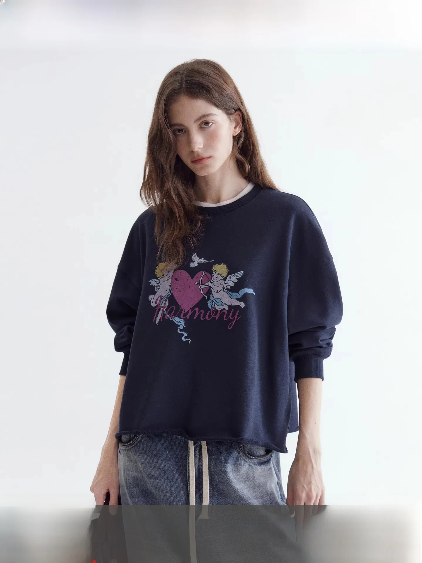 Женская весенняя новинка: свитшот Fano в стиле ретро с принтом «Ангельское сердце», с манжетами, эффектом поношенности, из смесового хлопка и полиэстера, длинный рукав...
Женская весенняя новинка: свитшот Fano в стиле ретро с принтом «Ангельское сердце», с манжетами, эффектом поношенности, из смесового хлопка и полиэстера, длинный рукав...