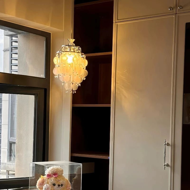 French Designer Pendant Lights Pearl Shell Hanging Lamps Living Room Bedroom Bedside Bar Counter Study Home Decor LED Chandelier
French Designer Pendant Lights Pearl Shell Hanging Lamps Living Room Bedroom Bedside Bar Counter Study Home Decor LED Chandelier