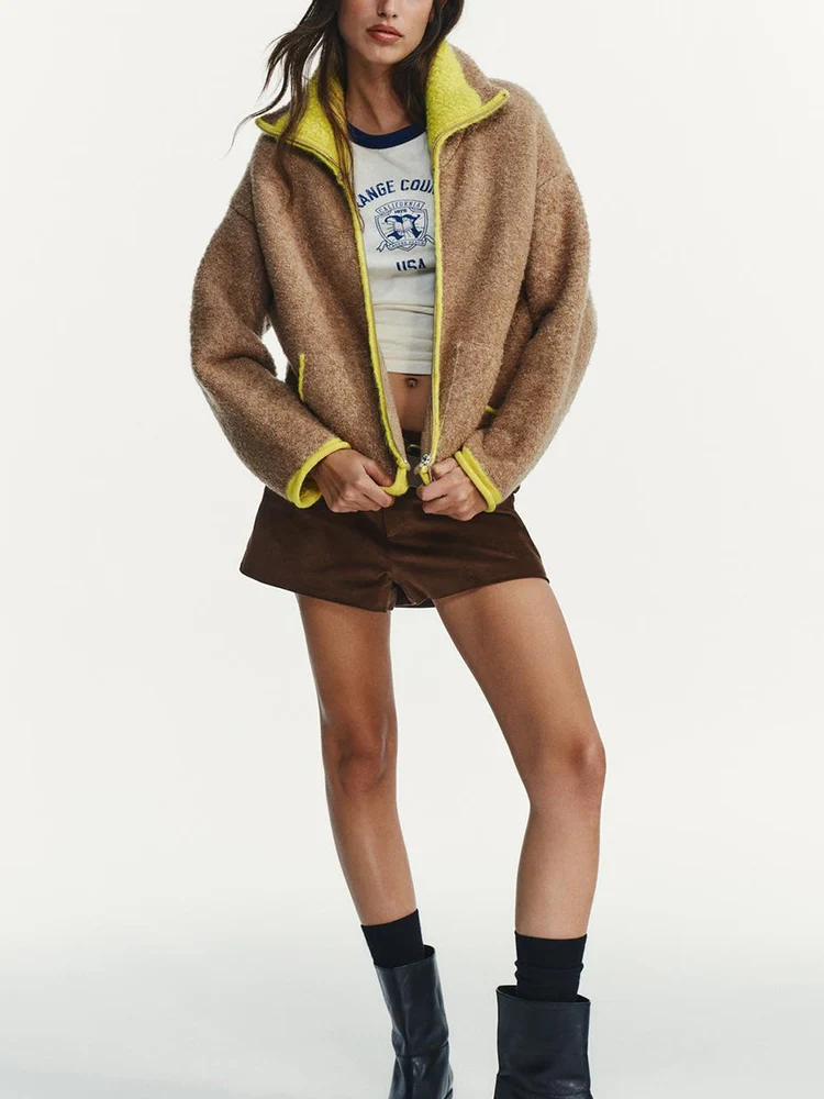 Зимние новые поступления в европейском и американском стиле 2025 года, женская одежда, многослойная вязаная универсальная куртка с цветными блоками
Зимние новые поступления в европейском и американском стиле 2025 года, женская одежда, многослойная вязаная универсальная куртка с цветными блоками