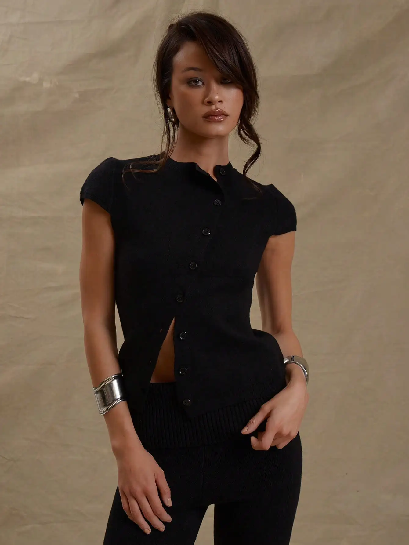 Black Knit Cap Sleeve Asymmetric Button Down Top, Y2K Chic Fitted Design for Casual & Office Wear
Black Knit Cap Sleeve Asymmetric Button Down Top, Y2K Chic Fitted Design for Casual & Office Wear