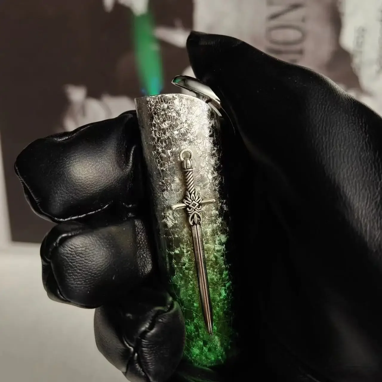 New 3D Ice Flower Gradient Metal Windproof Inflatable Jet Green Flame Outdoor Portable Lighter Men's Cigarette Accessories
New 3D Ice Flower Gradient Metal Windproof Inflatable Jet Green Flame Outdoor Portable Lighter Men's Cigarette Accessories