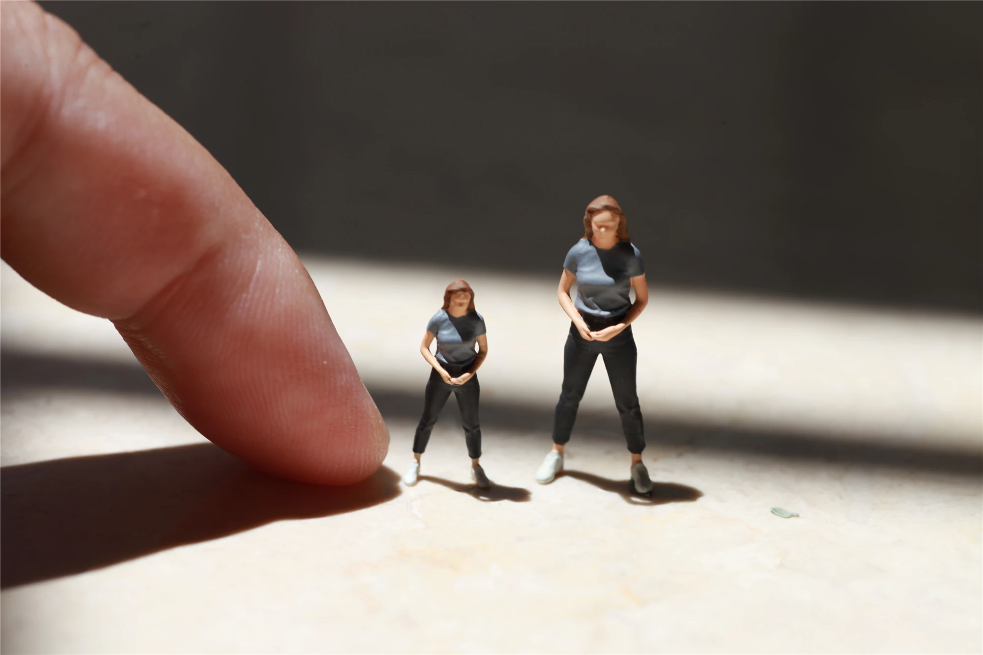 King Toys 1/64 1/87 1/43 Figurines Scale Model Resin Casuals Girl Dioramas Diecast Miniature Collection 059
King Toys 1/64 1/87 1/43 Figurines Scale Model Resin Casuals Girl Dioramas Diecast Miniature Collection 059