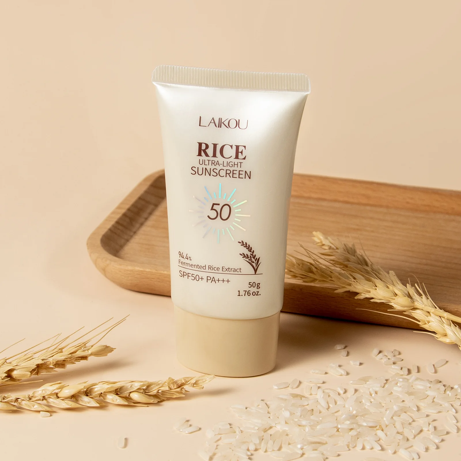 Солнцезащитный крем LAIKOU с экстрактом риса SPF50+ для лица, защита от УФ-излучения, увлажняющий, нежирный, быстро впитывающийся
Солнцезащитный крем LAIKOU с экстрактом риса SPF50+ для лица, защита от УФ-излучения, увлажняющий, нежирный, быстро впитывающийся