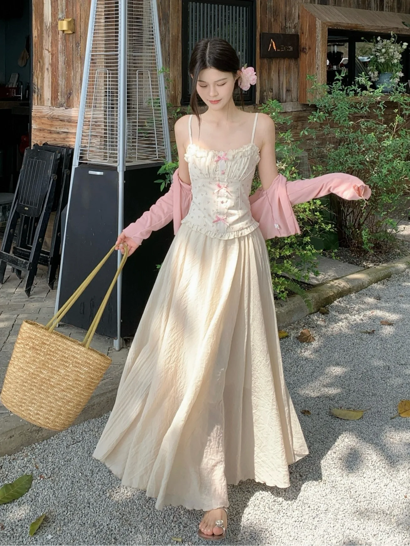 Sweet Large Size Women's Spring Summer Floral Print Halter Neck Cardigan Top High Waist Midi Skirt Set Korean Style Loose Fit
Sweet Large Size Women's Spring Summer Floral Print Halter Neck Cardigan Top High Waist Midi Skirt Set Korean Style Loose Fit