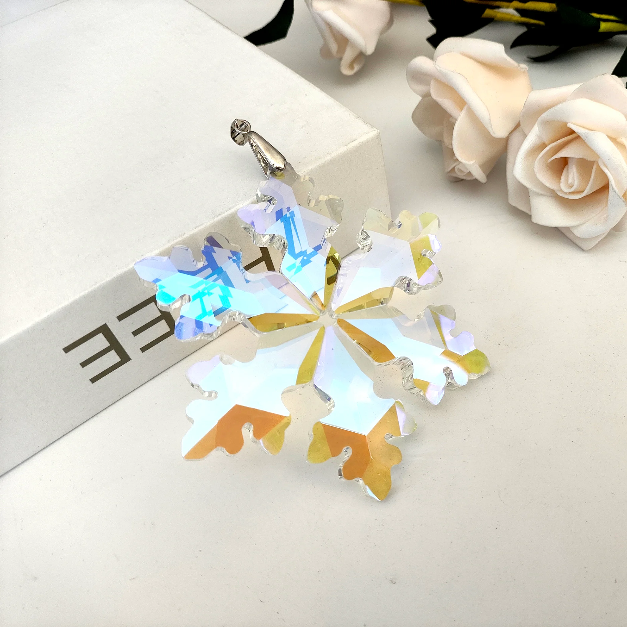 A Crystal Snowflake Pendant 93mm AB Color for 2024 Christmas Decoration High-end Decoration Gift Box Set
A Crystal Snowflake Pendant 93mm AB Color for 2024 Christmas Decoration High-end Decoration Gift Box Set
