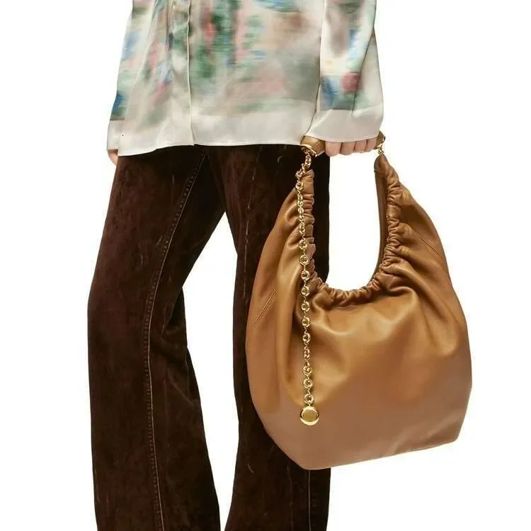 New High-Quality Luo Family Wrinkled Soft Sheepskin Handbag Chain Underarm Tote Crossbody Shoulder Bag
New High-Quality Luo Family Wrinkled Soft Sheepskin Handbag Chain Underarm Tote Crossbody Shoulder Bag