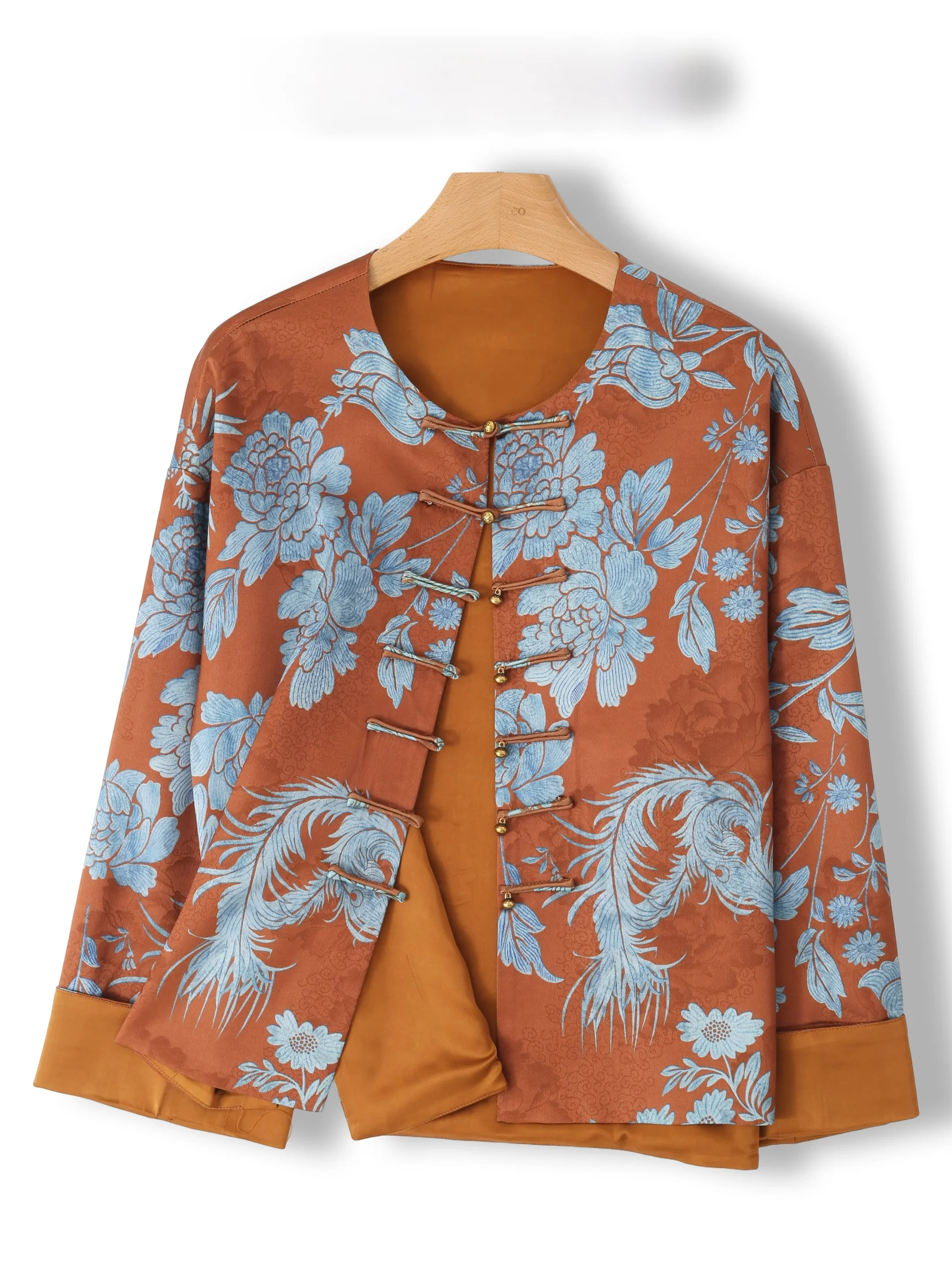 New Chinese Style Embroidered Silk Cloud Shawl Coat Women's High-End Tang Costume Button up Long Sleeve round Neck Top
New Chinese Style Embroidered Silk Cloud Shawl Coat Women's High-End Tang Costume Button up Long Sleeve round Neck Top