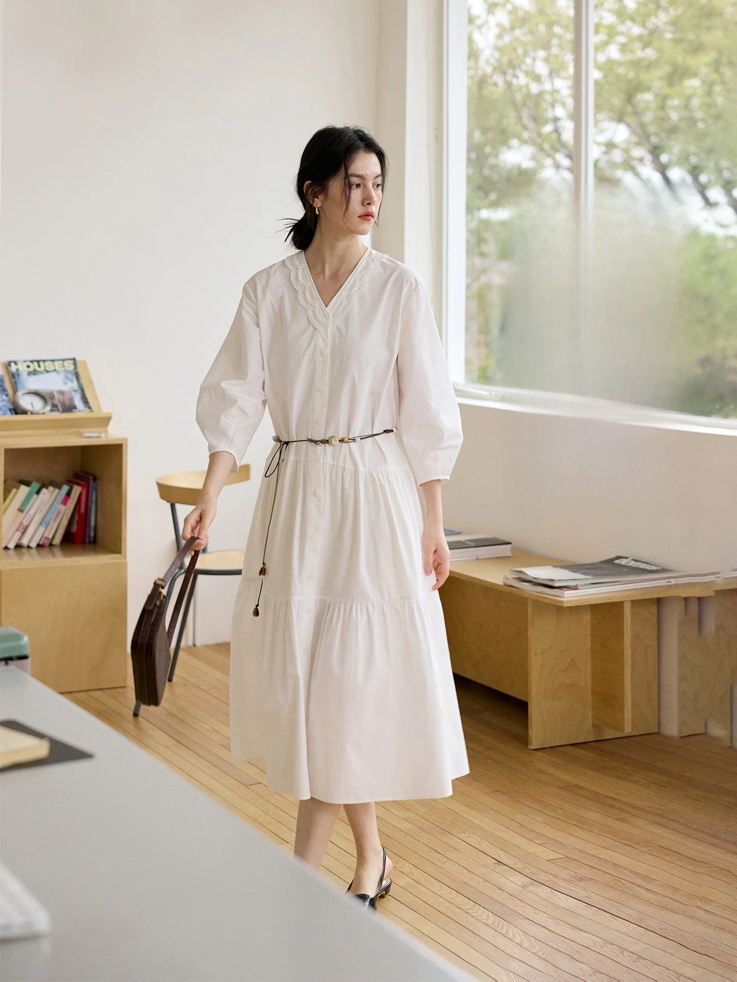 HeyDress V-neck Shirt Dress Women Spring Splicing Lace Slimming Long Waist-cinching Elegant French Style Cotton Midi Dress
HeyDress V-neck Shirt Dress Women Spring Splicing Lace Slimming Long Waist-cinching Elegant French Style Cotton Midi Dress