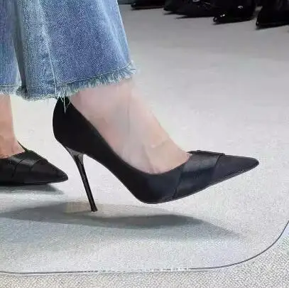 Drop Shipping Women Fashion Black Silk Patchwork Pointed Toe Shallow Slip On 6 8 10 CM Stiletto Heels Pumps Banquet Dress Shoes
Drop Shipping Women Fashion Black Silk Patchwork Pointed Toe Shallow Slip On 6 8 10 CM Stiletto Heels Pumps Banquet Dress Shoes
