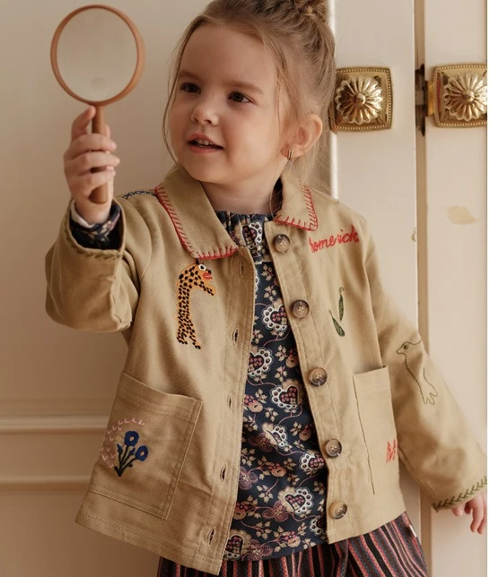 2026 Spring and Autumn New Girls Forest Style Embroidered Coat Cartoon Pattern Embroidered Children Turn-down Collar Jacket Top
2026 Spring and Autumn New Girls Forest Style Embroidered Coat Cartoon Pattern Embroidered Children Turn-down Collar Jacket Top