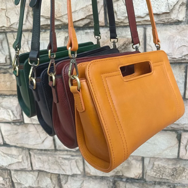 Genuine Leather Women's Bag 2022 New Imported First Layer Leather One-Shoulder Crossbody Bag Light Vintage Tote Factory Direct S
Genuine Leather Women's Bag 2022 New Imported First Layer Leather One-Shoulder Crossbody Bag Light Vintage Tote Factory Direct S