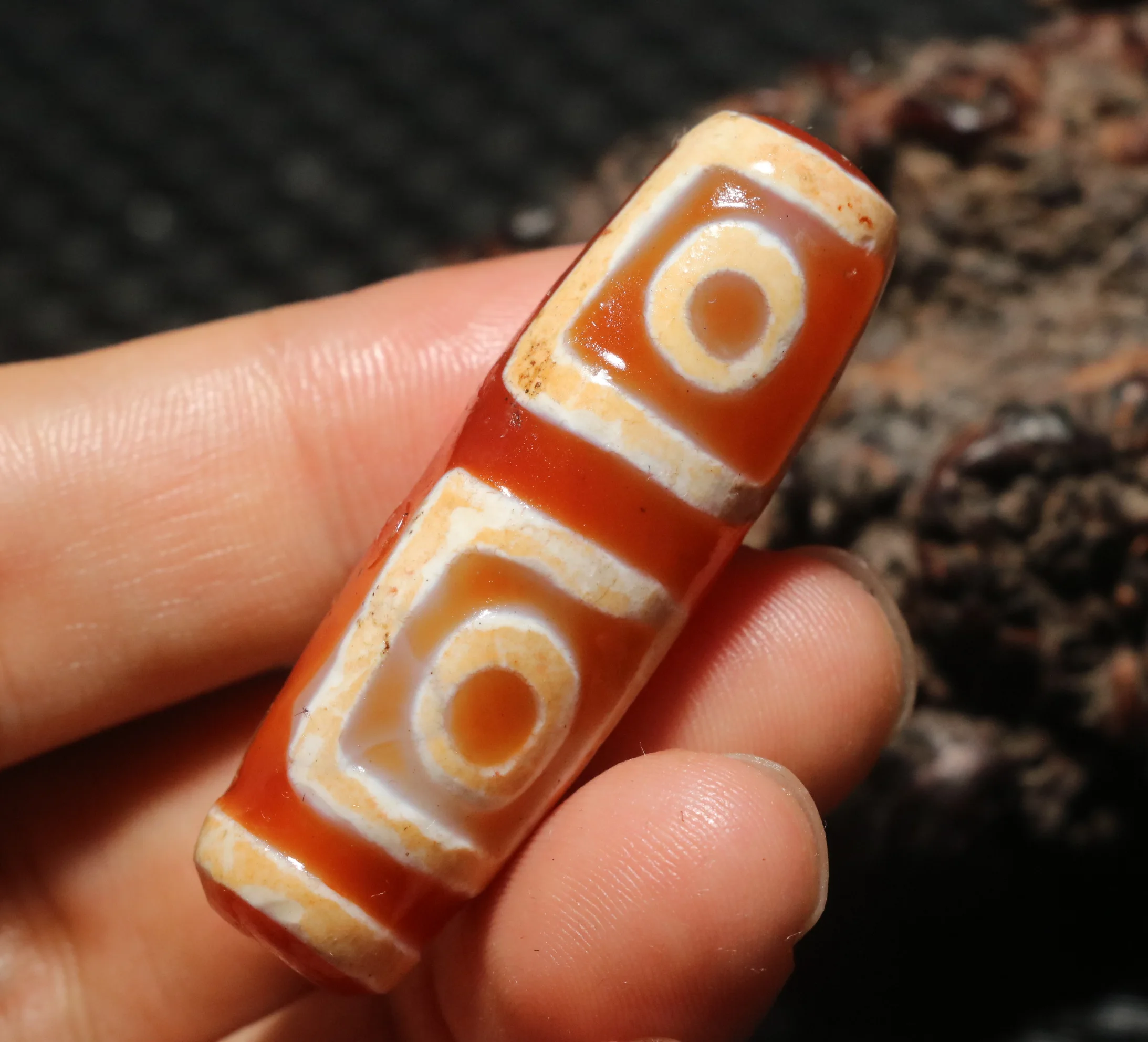 DUJIACHANPINUPD0919 Магическая сила Тибетский старый агат красного цвета складная линия 4-глазый скульптурный гравированный кулон из бисера dZi амулет 4A +
DUJIACHANPINUPD0919 Магическая сила Тибетский старый агат красного цвета складная линия 4-глазый скульптурный гравированный кулон из бисера dZi амулет 4A +