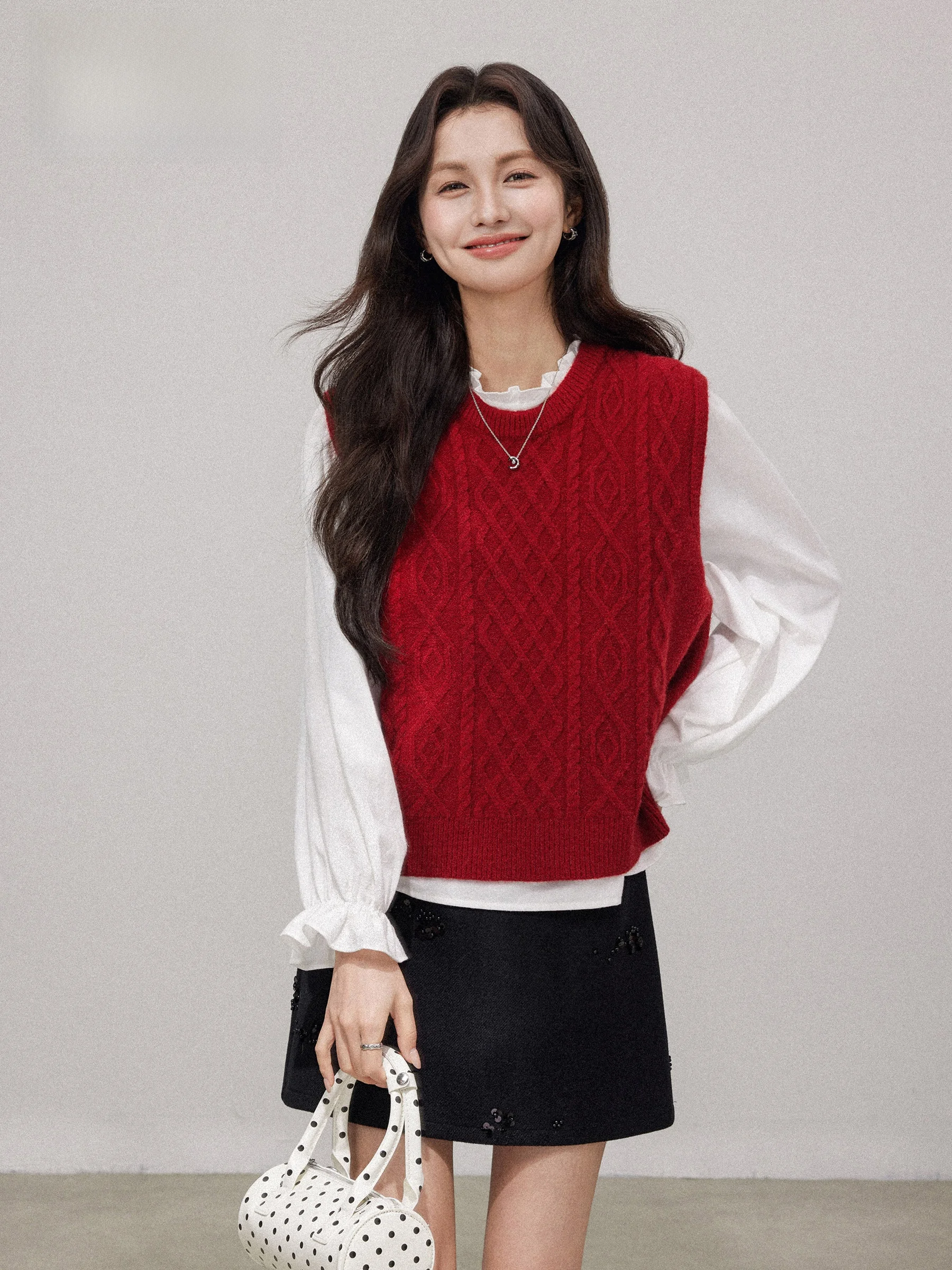 Red New Year Knitted Twisted Shoelace Women's Vest Shirt Two-Piece Set Spring Autumn Design Sense Layering Casual Style
Red New Year Knitted Twisted Shoelace Women's Vest Shirt Two-Piece Set Spring Autumn Design Sense Layering Casual Style