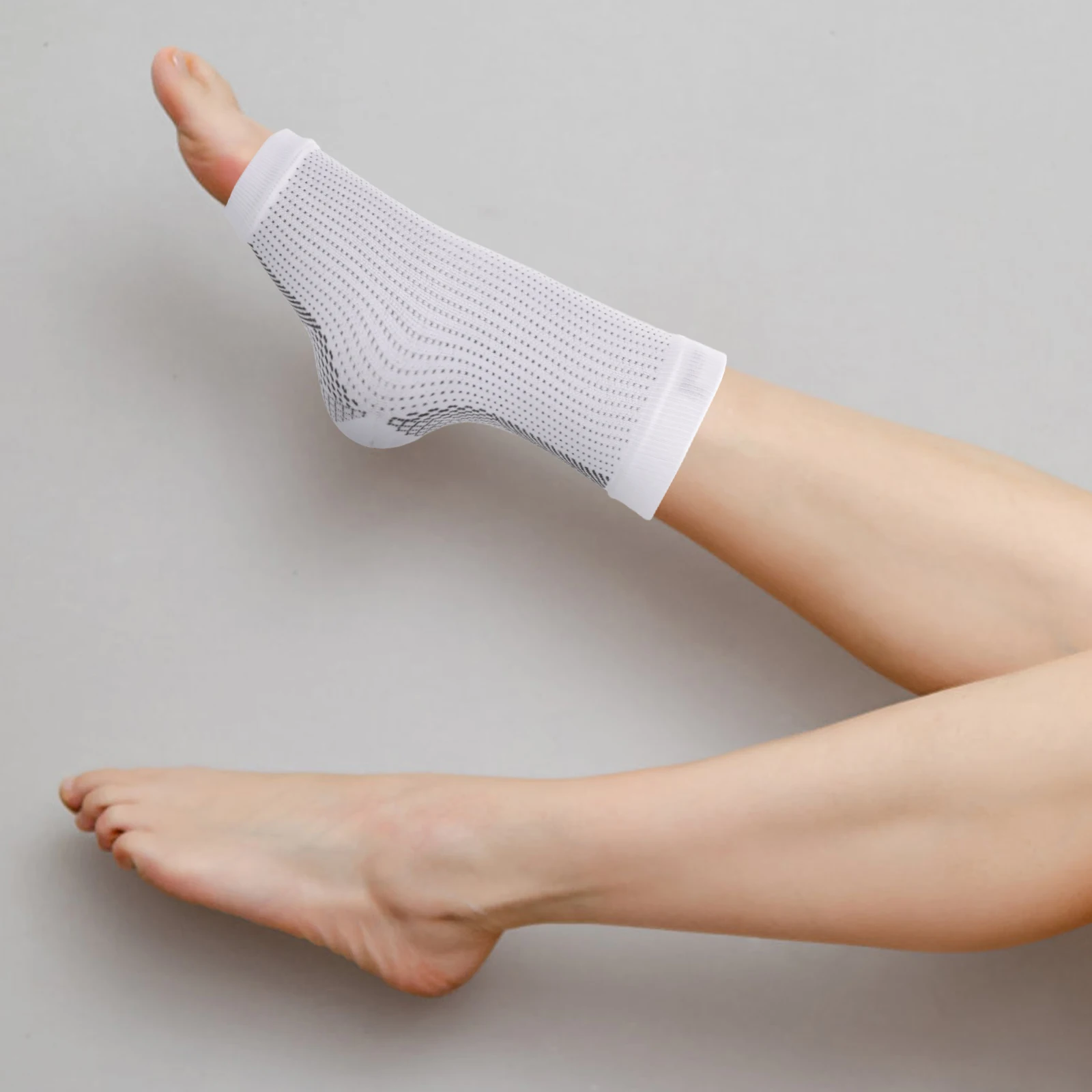4 Pairs Compression Ankle Braces Socks For Mountaineering And Sports Made From Good Elasticity Material
4 Pairs Compression Ankle Braces Socks For Mountaineering And Sports Made From Good Elasticity Material