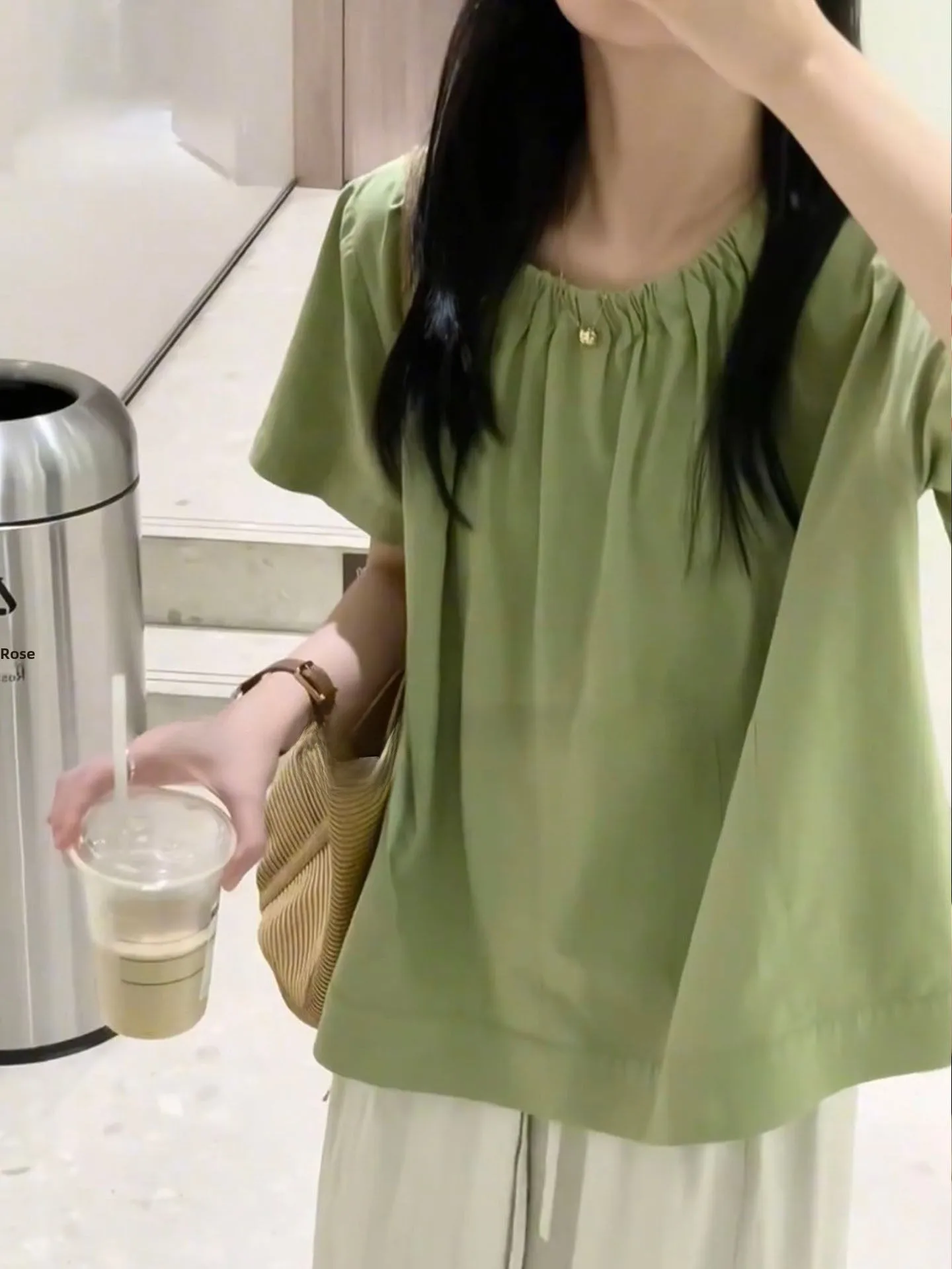 Summer Green Short Sleeve Women's Shirt Button Back Doll Shirt Bubble Sleeve Top Korean Style Loose Fit V-Neck Casual Blouse
Summer Green Short Sleeve Women's Shirt Button Back Doll Shirt Bubble Sleeve Top Korean Style Loose Fit V-Neck Casual Blouse