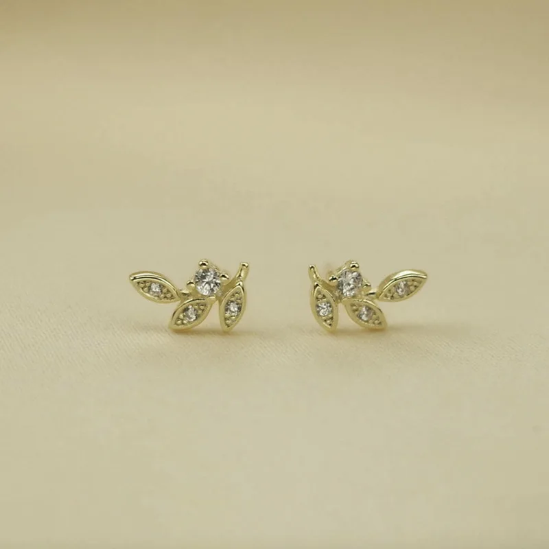 925 Sterling Silver Plated 14k Gold Korean Style Leaf Zircon Stud Earrings For Women Exquisite And Versatile Party Gifts Jewelry
925 Sterling Silver Plated 14k Gold Korean Style Leaf Zircon Stud Earrings For Women Exquisite And Versatile Party Gifts Jewelry