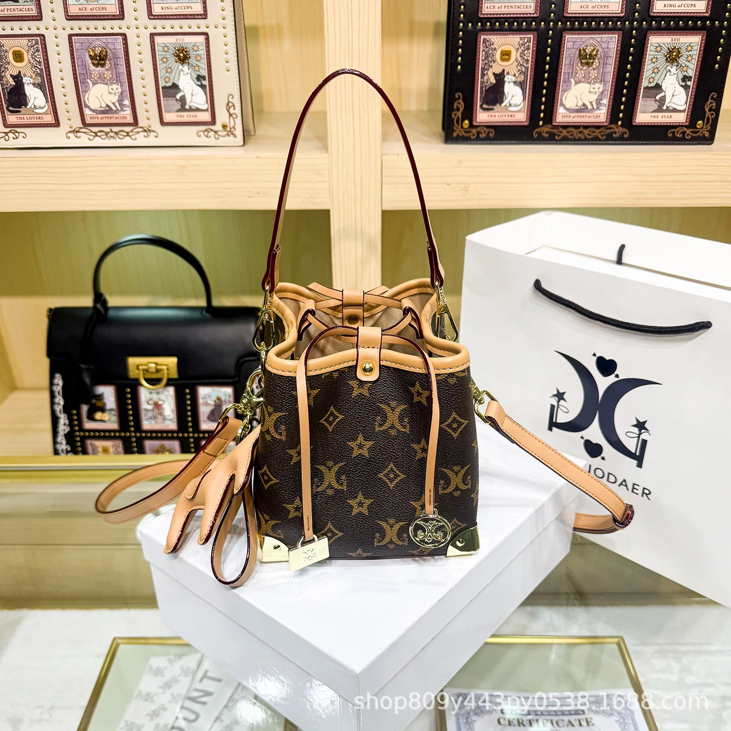 Chic Ladies Crossbody Bag Premium Leather Handbag Luxury Brand For Women - Shoulder Messenger Tote Elegant
Chic Ladies Crossbody Bag Premium Leather Handbag Luxury Brand For Women - Shoulder Messenger Tote Elegant