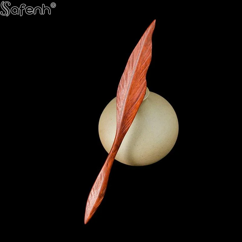 1PCS Retro Sandalwood Hairpin New Chinese Style Cheongsam Pan Hair Headpiece Willow Leaf Shape Ancient Style Wooden Hairpin
1PCS Retro Sandalwood Hairpin New Chinese Style Cheongsam Pan Hair Headpiece Willow Leaf Shape Ancient Style Wooden Hairpin