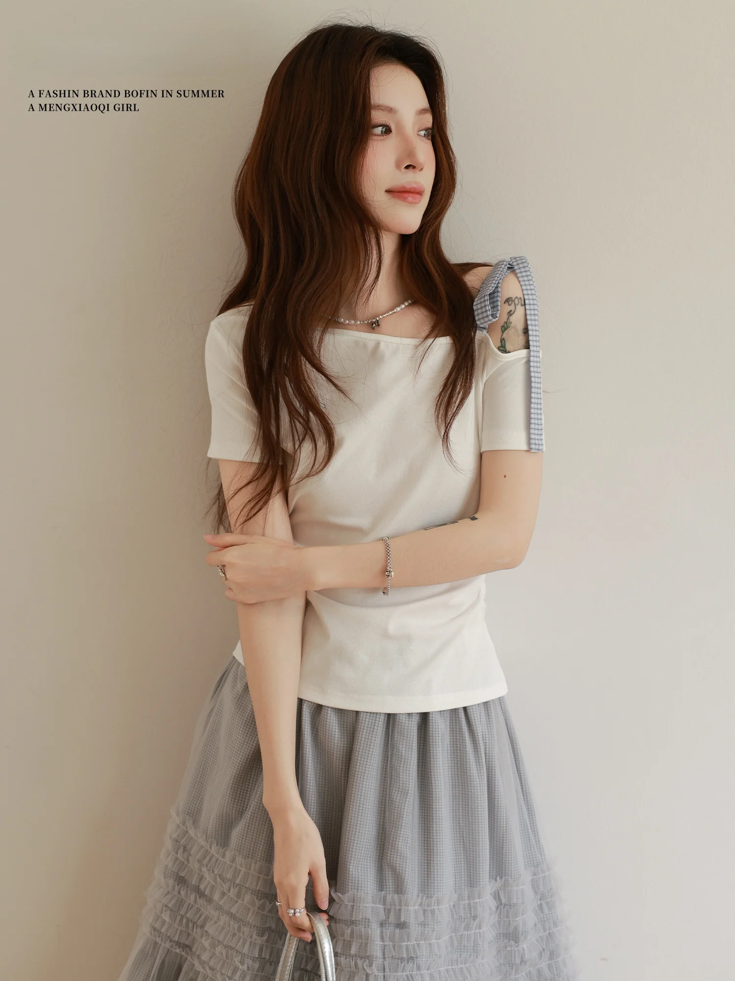 Meng Xiaoqi Design Plaid Sash Shoulder Bared T Shirt Women's White Slimming Pure Desire Short Sleeve Top Casual Style
Meng Xiaoqi Design Plaid Sash Shoulder Bared T Shirt Women's White Slimming Pure Desire Short Sleeve Top Casual Style